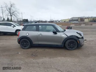 2017 MINI Hardtop 2 Door Cooper S with VIN WMWXP7C5XH2A44954, listed as a IAAI auction lot 41227831 with 67,568 mi miles. Bid and sale history available at carsss.com. Image 13.