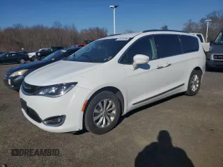 2018 Chrysler Pacifica Touring L with VIN 2C4RC1BG2JR211321, listed as a Copart auction lot 48674735 with 144,769 mi miles and Clean Title. Bid and sale history available at DreamBid. Image 1.