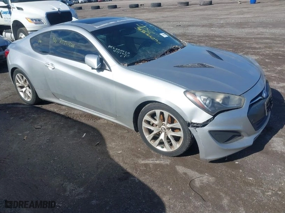 2013 Hyundai Genesis Coupe 2.0T R-Spec with VIN KMHHT6KD7DU096698, listed as a IAAI auction lot 41604486 with 999,999 mi miles. Bid and sale history available at carsss.com. Image 1.