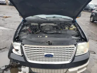 2006 Ford Expedition Eddie Bauer with VIN 1FMFU18586LA40575, listed as a Copart auction lot 85421094 with 194,298 mi miles and Clean Title. Bid and sale history available at carsss.com. Image 12.