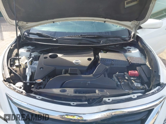 2015 Nissan Altima S with VIN 1N4AL3AP4FN388442, listed as a IAAI auction lot 42107172 with 113,354 mi miles and . Bid and sale history available at carsss.com. Image 10.