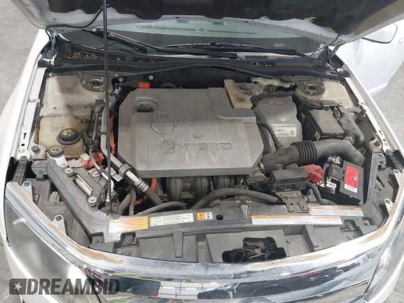 2010 Ford Fusion Hybrid with VIN 3FADP0L30AR152547, listed as a IAAI auction lot 42191154 with 105,180 mi miles. Bid and sale history available at carsss.com. Image 10.