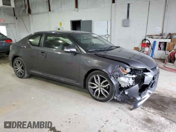 2016 Scion tC z VIN JTKJF5C75GJ022789, wystawiony jako Copart lot #54305435 z przebiegiem 49 007 mil mil oraz Szkody całkowita. Historia ofert i sprzedaży dostępna na DreamBid. Obrazek 4.