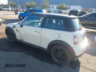 2013 MINI Hardtop with VIN WMWSU3C59DT686286, listed as a IAAI auction lot 41445969 with 85,214 mi miles and . Bid and sale history available at DreamBid. Image 3.