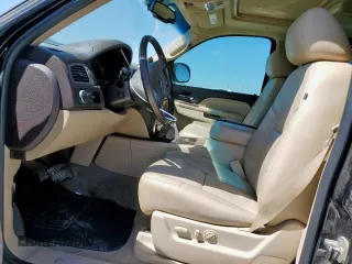 2014 GMC Yukon Denali with VIN 1GKS2EEF2ER173989, listed as a Copart auction lot 50185925 with 176,586 mi miles and Clean Title. Bid and sale history available at carsss.com. Image 7.