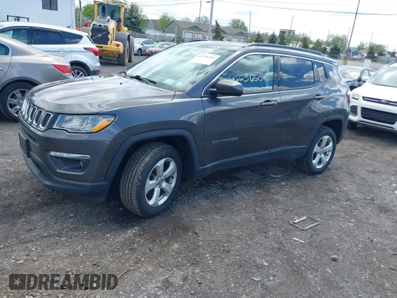2020 Jeep Compass Latitude с VIN 3C4NJDBB9LT143240, выставлен на аукционе IAAI как лот 42236509 с пробегом 77 296 миль миль и . История ставок и продаж доступна на DreamBid. Изображение 2.