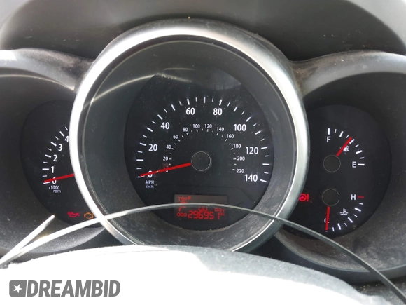 2013 Kia Soul + z VIN KNDJT2A6XD7486937, wystawiony jako IAAI lot #42087302 z przebiegiem 296 951 mil mil oraz . Historia ofert i sprzedaży dostępna na DreamBid. Obrazek 7.