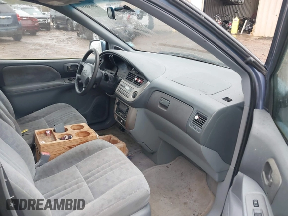 2001 Toyota Sienna LE with VIN 4T3ZF13C21U339020, listed as a IAAI auction lot 40836689 with 157,677 mi miles. Bid and sale history available at carsss.com. Image 5.