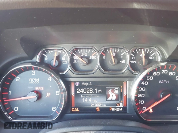 2015 GMC Yukon XL SLT with VIN 1GKS2HKC0FR585406, listed as a IAAI auction lot 41412441 with 210,321 mi miles. Bid and sale history available at carsss.com. Image 7.