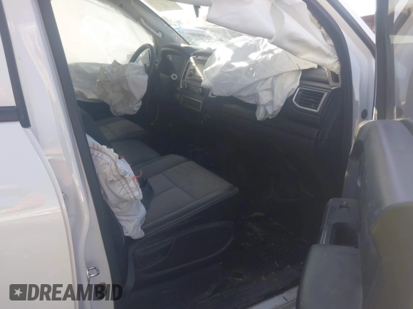 2018 Nissan Titan SV with VIN 1N6AA1EK9JN533760, listed as a IAAI auction lot 41512624 with 84,743 mi miles. Bid and sale history available at carsss.com. Image 5.