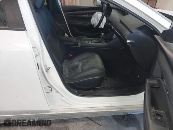 2019 Mazda 3 w/Select with VIN 3MZBPAAL3KM105342, listed as a IAAI auction lot 41443608 with 68,038 mi miles. Bid and sale history available at carsss.com. Image 5.