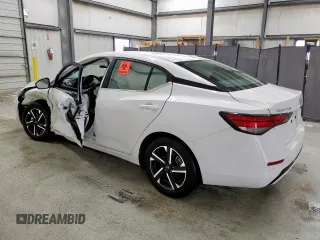 2024 Nissan Sentra SV z VIN 3N1AB8CV3RY338597, wystawiony jako Copart lot #57588955 z przebiegiem 27 910 mil mil oraz Szkoda całkowita • Salvage title. Historia ofert i sprzedaży dostępna na DreamBid. Obrazek 2.