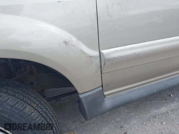 2005 Ford Explorer Sport Trac XLS with VIN 1FMZU67K05UA12487, listed as a IAAI auction lot 42371318 with Not provided miles and . Bid and sale history available at DreamBid. Image 6.