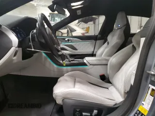 2022 BMW M8 Competition z VIN WBSGV0C02NCH36032, wystawiony jako Copart lot #45772865 z przebiegiem 33 647 mil mil oraz Szkoda całkowita • Salvage title. Historia ofert i sprzedaży dostępna na DreamBid. Obrazek 7.