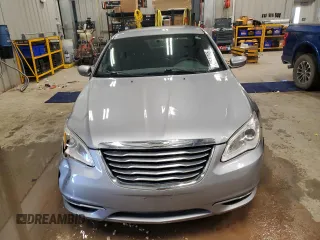 2013 Chrysler 200 LX with VIN 1C3CCBAG7DN737043, listed as a Copart auction lot 48642795 with 85,433 mi miles and Clean Title. Bid and sale history available at carsss.com. Image 5.