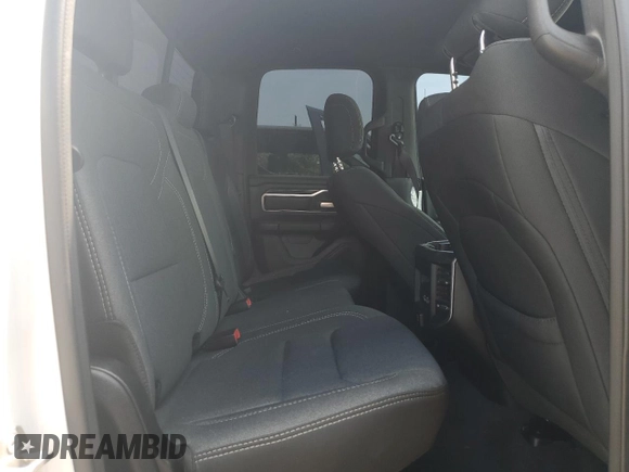 2022 Ram 1500 Big Horn z VIN 1C6SRFBT6NN117916, wystawiony jako Copart lot #61013935 z przebiegiem 43 241 mil mil oraz Szkoda całkowita • Salvage title. Historia ofert i sprzedaży dostępna na DreamBid. Obrazek 10.