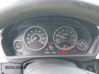 2013 BMW 3 Series 320i xDrive с VIN WBA3C3C55DF982704, выставлен на аукционе IAAI как лот 42129268 с пробегом 112 318 миль миль и . История ставок и продаж доступна на DreamBid. Изображение 7.