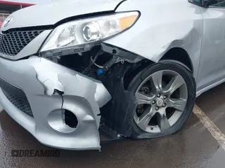 2013 Toyota Sienna SE с VIN 5TDXK3DC4DS366898, выставлен на аукционе IAAI как лот 41939257 с пробегом 157 292 миль миль и . История ставок и продаж доступна на DreamBid. Изображение 6.