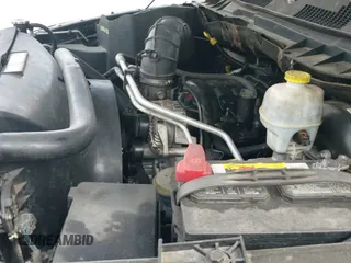 2009 Dodge 1500 SLT z VIN 1D3HB18T19S764885, wystawiony jako IAAI lot #41981930 z przebiegiem 157 536 mil mil oraz . Historia ofert i sprzedaży dostępna na DreamBid. Obrazek 19.