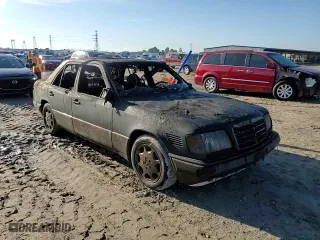 1995 Mercedes-Benz E Class with VIN WDBEB31E0SC186151, listed as a Copart auction lot 57270194 with 0 mi miles and Non Repairable. Bid and sale history available at carsss.com. Image 11.
