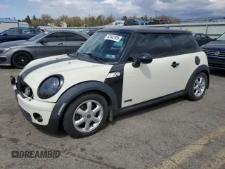2008 MINI Hardtop with VIN WMWMF33528TT64260, listed as a Copart auction lot 52642935 with 82,502 mi miles and Salvage Title. Bid and sale history available at DreamBid. Image 1.