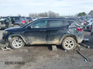 2024 Jeep Compass Sport с VIN 3C4NJDAN5RT143675, выставлен на аукционе IAAI как лот 41642160 с пробегом 5 663 миль миль и . История ставок и продаж доступна на DreamBid. Изображение 13.