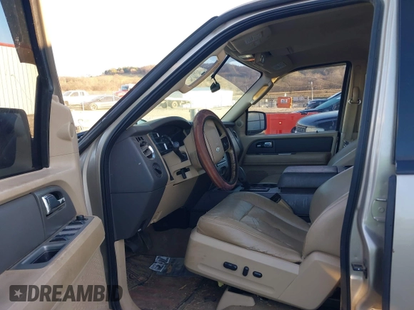 2007 Ford Expedition XLT with VIN 1FMFU16587LA96083, listed as a IAAI auction lot 41215612 with 247,840 mi miles and . Bid and sale history available at DreamBid. Image 5.