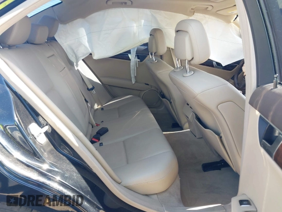 2013 Mercedes-Benz C 300 Sport z VIN WDDGF8AB3DG123189, wystawiony jako IAAI lot #42201267 z przebiegiem 127 315 mil mil oraz . Historia ofert i sprzedaży dostępna na DreamBid. Obrazek 8.