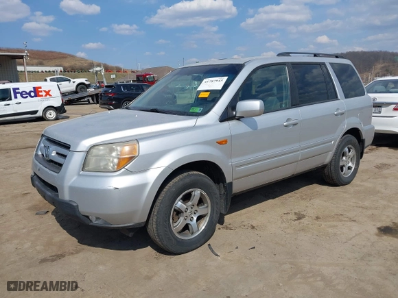2008 Honda Pilot SE with VIN 5FNYF18388B018930, listed as a IAAI auction lot 41787945 with 236,890 mi miles. Bid and sale history available at carsss.com. Image 2.