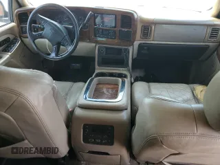 2003 Chevrolet Suburban LT with VIN 1GNEC16Z93J261285, listed as a Copart auction lot 61180305 with 211,620 mi miles and Non repairable. Bid and sale history available at DreamBid. Image 8.