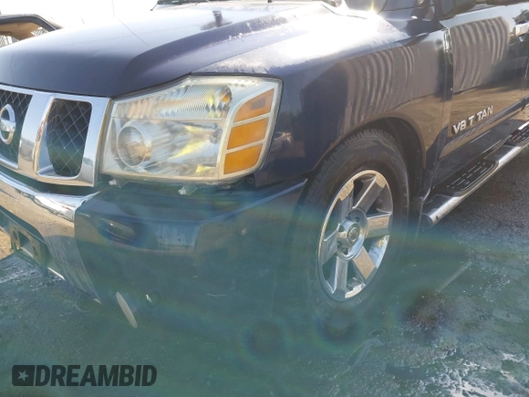 2007 Nissan Titan SE z VIN 1N6BA07B77N214250, wystawiony jako IAAI lot #42142029 z przebiegiem 184 575 mil mil oraz . Historia ofert i sprzedaży dostępna na DreamBid. Obrazek 6.