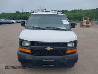 2017 Chevrolet Express Cargo z VIN 1GCWGAFF4H1241069, wystawiony jako IAAI lot #42465525 z przebiegiem 89 006 mil mil oraz . Historia ofert i sprzedaży dostępna na DreamBid. Obrazek 12.