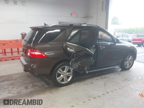 2015 Mercedes-Benz M 350 with VIN 4JGDA5HB2FA578858, listed as a IAAI auction lot 42220126 with 136,554 mi miles and . Bid and sale history available at DreamBid. Image 6.