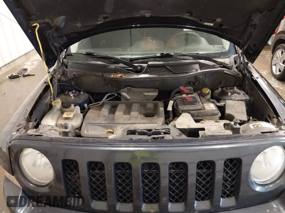 2015 Jeep Patriot Altitude with VIN 1C4NJRBBXFD102560, listed as a IAAI auction lot 42260925 with 183,056 mi miles and . Bid and sale history available at DreamBid. Image 10.