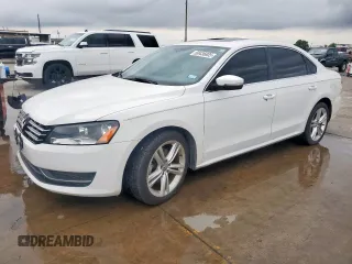 2014 Volkswagen Passat SE z VIN 1VWBN7A34EC109463, wystawiony jako Copart lot #60436805 z przebiegiem 135 885 mil mil oraz Czysty tytuł • Clean title. Historia ofert i sprzedaży dostępna na DreamBid. Obrazek 1.
