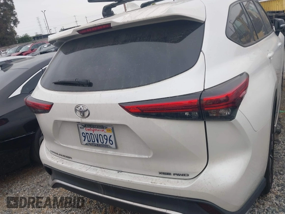 2021 Toyota Highlander XSE z VIN 5TDLZRBH8MS062159, wystawiony jako IAAI lot #42245182 z przebiegiem 63 072 mil mil oraz . Historia ofert i sprzedaży dostępna na DreamBid. Obrazek 16.