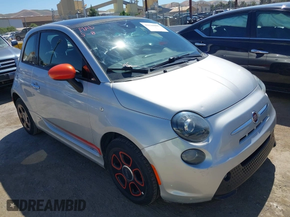 2014 FIAT 500e z VIN 3C3CFFGE8ET175918, wystawiony jako IAAI lot #42226000 z przebiegiem 31 656 mil mil oraz . Historia ofert i sprzedaży dostępna na DreamBid. Obrazek 1.