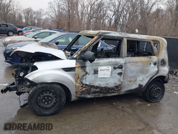 2011 Kia Soul with VIN KNDJT2A14B7284256, listed as a IAAI auction lot 41447588 with 1 mi miles. Bid and sale history available at carsss.com. Image 13.