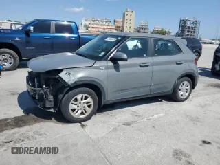 2021 Hyundai Venue SE z VIN KMHRB8A37MU120610, wystawiony jako Copart lot #53696245 z przebiegiem 59 354 mil mil oraz Szkoda całkowita • Salvage title. Historia ofert i sprzedaży dostępna na DreamBid. Obrazek 1.