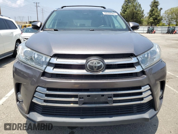 2017 Toyota Highlander Limited with VIN 5TDYZRFH7HS192035, listed as a Copart auction lot 59598985 with 106,595 mi miles and Salvage title. Bid and sale history available at DreamBid. Image 5.