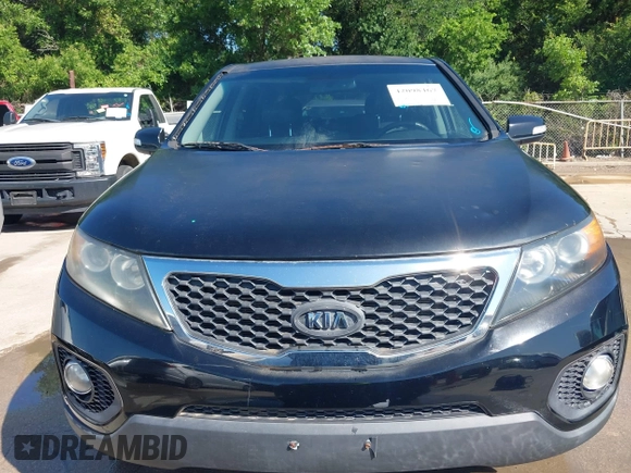 2011 Kia Sorento EX with VIN 5XYKU4A17BG021131, listed as a IAAI auction lot 42098467 with 135,927 mi miles. Bid and sale history available at carsss.com. Image 6.