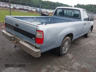 1993 Toyota T100 DX z VIN JT4VD10AXP0011610, wystawiony jako IAAI lot #42393197 z przebiegiem 238 031 mil mil oraz . Historia ofert i sprzedaży dostępna na DreamBid. Obrazek 4.