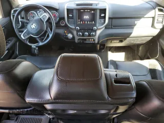 2019 Ram 1500 Laramie z VIN 1C6SRFJTXKN823283, wystawiony jako Copart lot #49893415 z przebiegiem 169 270 mil mil oraz Szkoda całkowita • Salvage title. Historia ofert i sprzedaży dostępna na DreamBid. Obrazek 8.