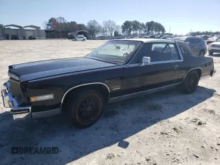 1981 Cadillac Eldorado z VIN 1G6AL5799BE635997, wystawiony jako Copart lot #45287175 z przebiegiem 46 416 mil mil oraz Czysty tytuł • Clean title. Historia ofert i sprzedaży dostępna na DreamBid. Obrazek 1.