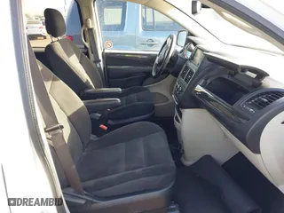 2018 Dodge Grand Caravan SE with VIN 2C4RDGBG6JR363926, listed as a IAAI auction lot 41539328 with 30,217 mi miles. Bid and sale history available at carsss.com. Image 5.