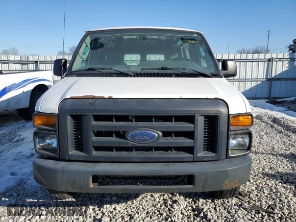 2013 Ford Econoline Cargo Commercial z VIN 1FTNE1EW2DDA76599, wystawiony jako Copart lot #41764135 z przebiegiem 183 955 mil mil oraz Czysty tytuł • Clean title. Historia ofert i sprzedaży dostępna na DreamBid. Obrazek 5.