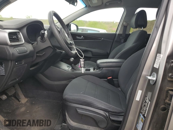 2016 Kia Sorento LX z VIN 5XYPGDA52GG107017, wystawiony jako Copart lot #55630995 z przebiegiem 110 423 mil mil oraz Nie do naprawy • Non repairable. Historia ofert i sprzedaży dostępna na DreamBid. Obrazek 7.