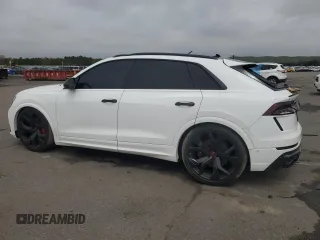 2022 Audi RS Q8 z VIN WU1ARBF17ND007066, wystawiony jako Copart lot #53830164 z przebiegiem 26 261 mil mil oraz Szkody całkowita. Historia ofert i sprzedaży dostępna na DreamBid. Obrazek 2.