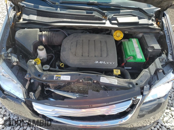 2016 Chrysler Town & Country Touring with VIN 2C4RC1BG5GR113795, listed as a Copart auction lot 72621854 with 162,273 mi miles and Clean Title. Bid and sale history available at DreamBid. Image 12.