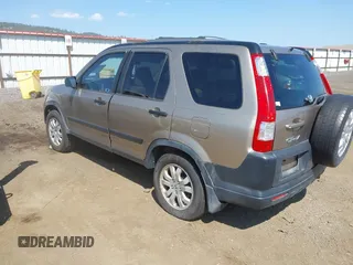 2006 Honda CR-V EX with VIN JHLRD78856C031222, listed as a IAAI auction lot 42118910 with 212,486 mi miles and . Bid and sale history available at carsss.com. Image 3.